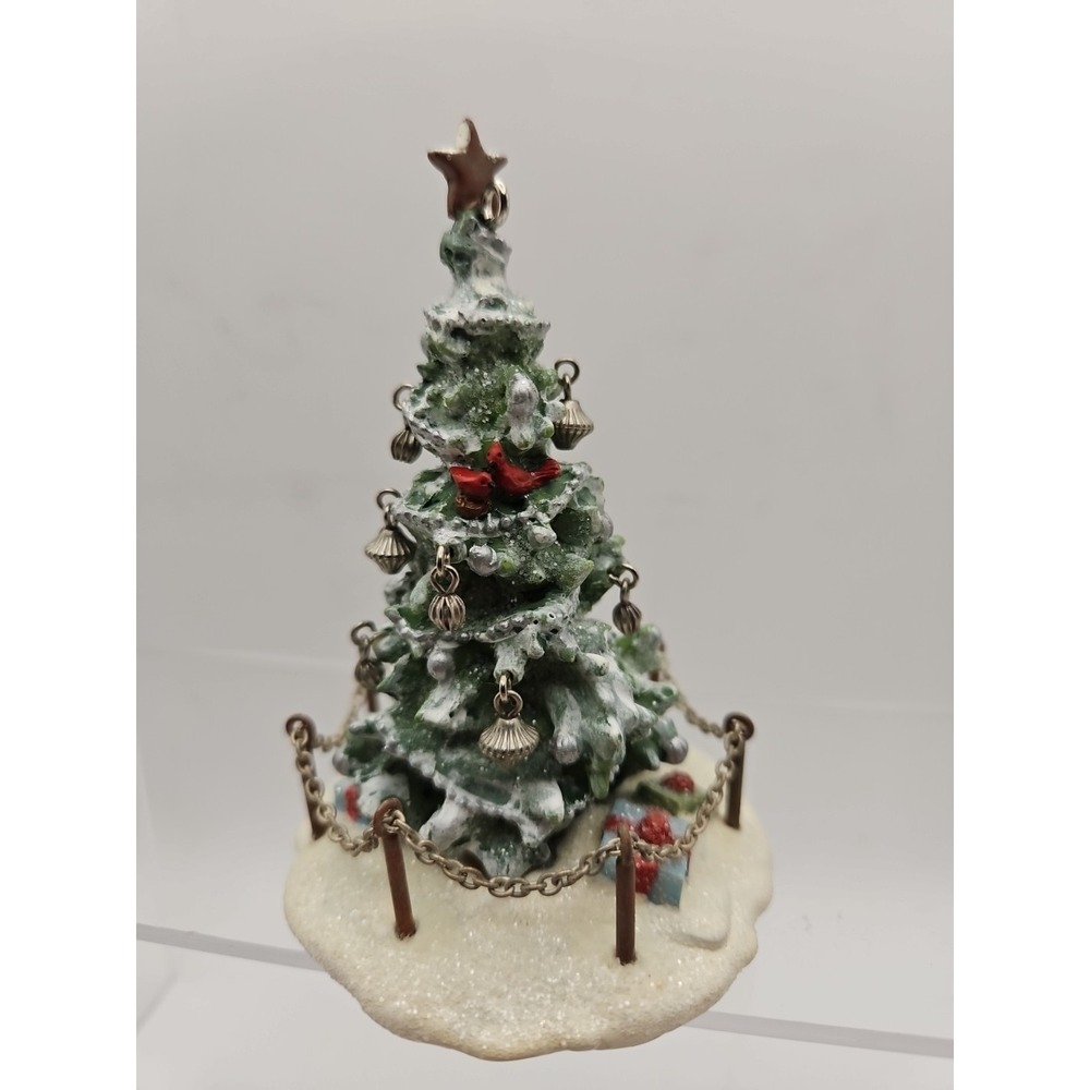 Hallmark 2007 Keepsake Ornament "Decorated Tree" ~ Winter Park Series (490) - Picture 4 of 5